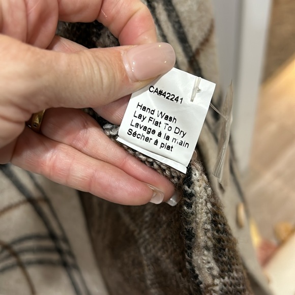 Lyla + Luxe Fiona Knit Plaid Coat - Picture 8 of 8